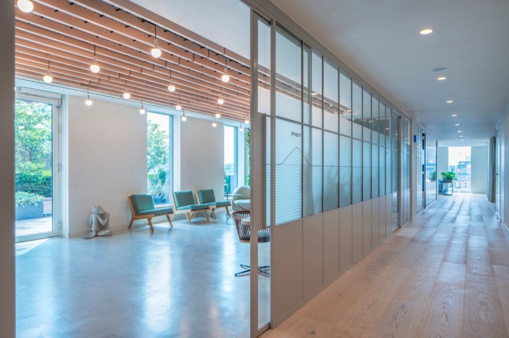 Creating Dynamic Workspaces: A Look at How a Demountable Glass Office Fosters Creativity and Productivity